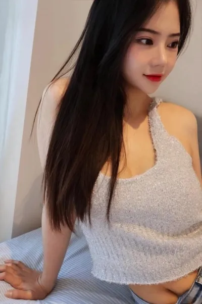 Monica - Photo 5